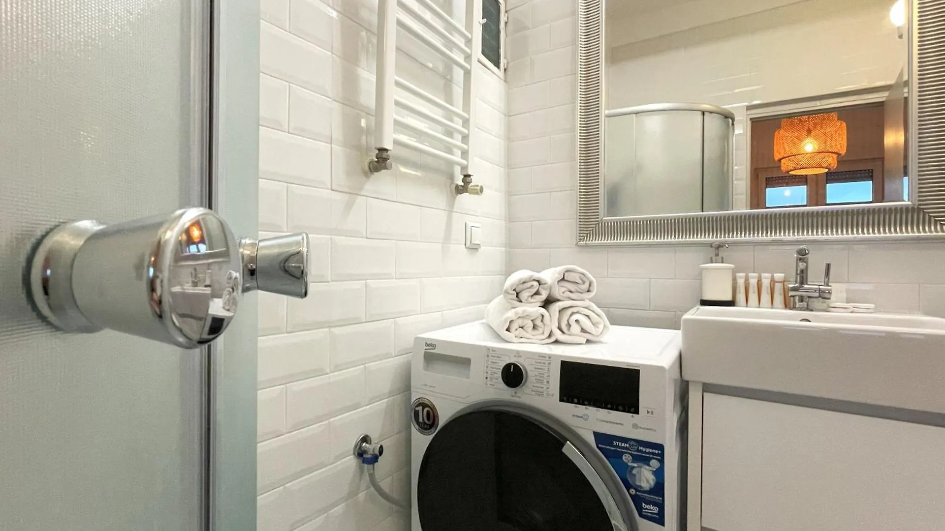 Rooftop Studio In The Heart Of Bucharest W Netflix Apartman